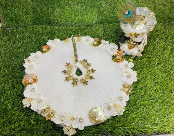 Designer White Laddu Gopal With Pagdi - Image 3
